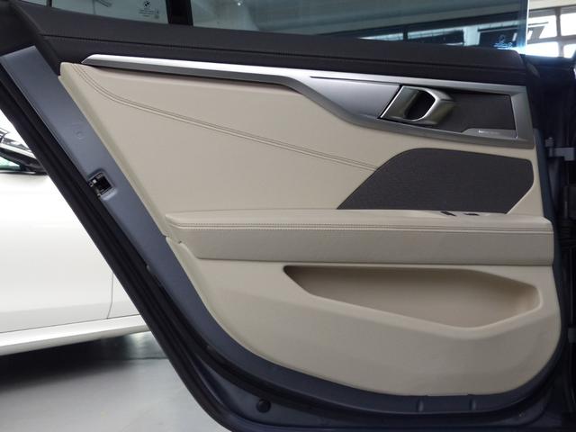 8シリーズ M850i xDrive グランクーペ Dアシストプロ 白革 SR HDDナビ地デジTOP&3Dビュー ライブコックピット HUD harman&kardon 前後席Sヒーター 前席ベンチレーション BMWレーザーライト 自動トランク 禁煙(43枚目)