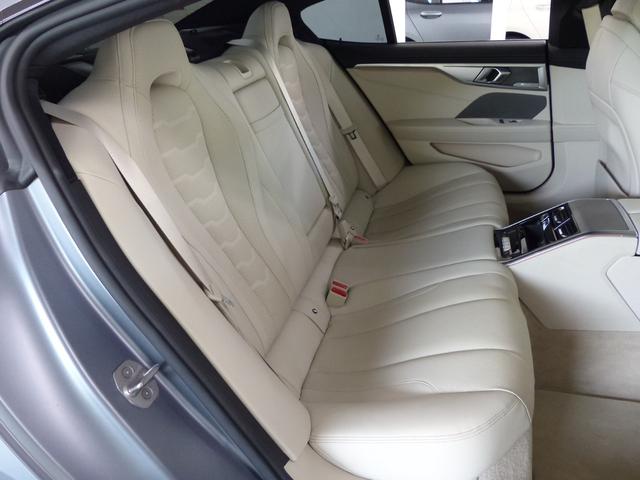 8シリーズ M850i xDrive グランクーペ Dアシストプロ 白革 SR HDDナビ地デジTOP&3Dビュー ライブコックピット HUD harman&kardon 前後席Sヒーター 前席ベンチレーション BMWレーザーライト 自動トランク 禁煙(46枚目)