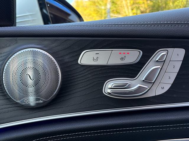 Ｍｅｒｃｅｄｅｓ　ｍｅ　ｃｏｎｎｅｃｔ搭載！！　専門店ならではの１台！！　禁煙車　取説・記録簿付き　もちろん修復歴御座いません！！　メルセデスが先進技術を投入した新開発の