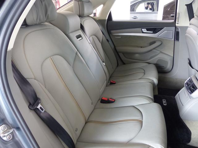 Ａ８ ４．０ＴＦＳＩクワトロ　後期型　プレセンスＰ　Ｄセレクション　グレー革　ＳＲ　ＨＤＤナビ地デジ　サラウンドビュー　ナイトビジョン　Ｓヒーター　前席ベンチレーション　マトリクスＬＥＤ　自動トランク　４ゾーンＡＣ　ＯＰ２０ＡＷ（46枚目）