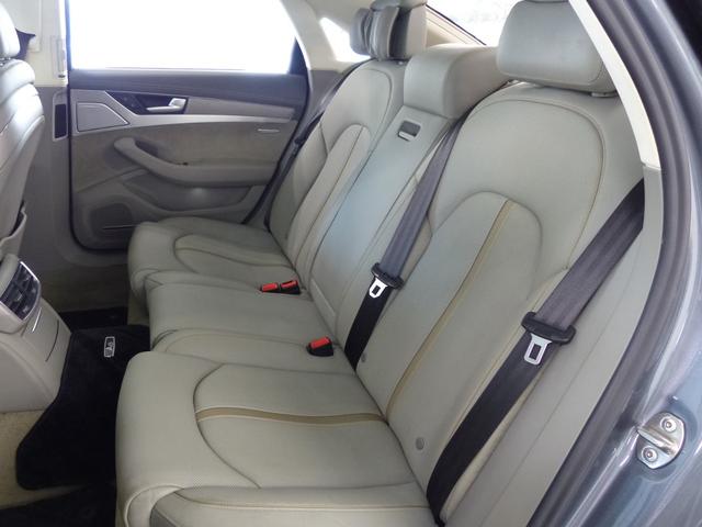 Ａ８ ４．０ＴＦＳＩクワトロ　後期型　プレセンスＰ　Ｄセレクション　グレー革　ＳＲ　ＨＤＤナビ地デジ　サラウンドビュー　ナイトビジョン　Ｓヒーター　前席ベンチレーション　マトリクスＬＥＤ　自動トランク　４ゾーンＡＣ　ＯＰ２０ＡＷ（47枚目）