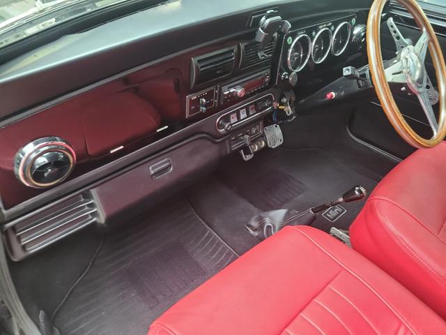 ＭＩＮＩ クーパー１．３　オールペイント済　赤革調シートカバー　コーティング施工車　ウッドハンドル　内外装仕上げ済　前後メッキバンパー　メッキドアミラーカバー　ＣＤデッキ　ＥＴＣ　記録簿　スペアキー（19枚目）