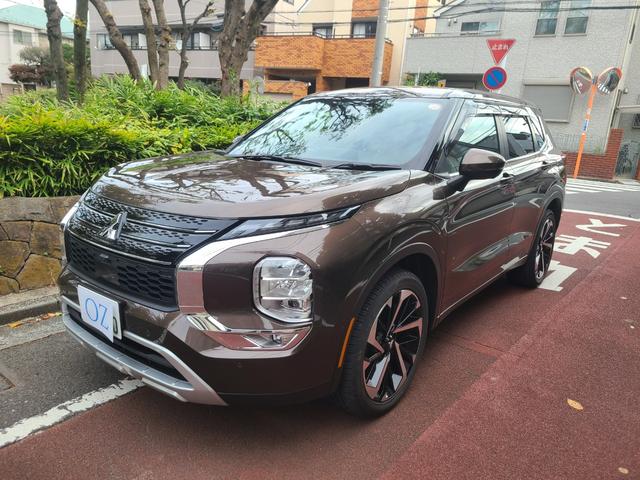 アウトランダーPHEV G 1オーナー P仕様 ホワイトレザーシート ヘッドアップディスプレイ 前後シートヒーター BOSEサウンドシステム ナビTVETC 360度モニター コンソールイルミネーション ステアリングヒーター(2枚目)