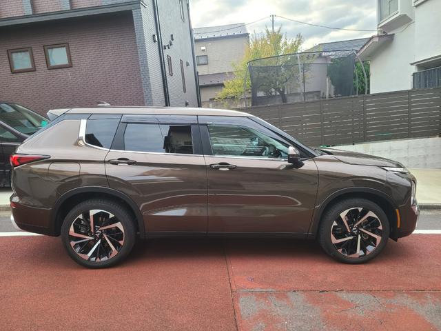 アウトランダーPHEV G 1オーナー P仕様 ホワイトレザーシート ヘッドアップディスプレイ 前後シートヒーター BOSEサウンドシステム ナビTVETC 360度モニター コンソールイルミネーション ステアリングヒーター(7枚目)