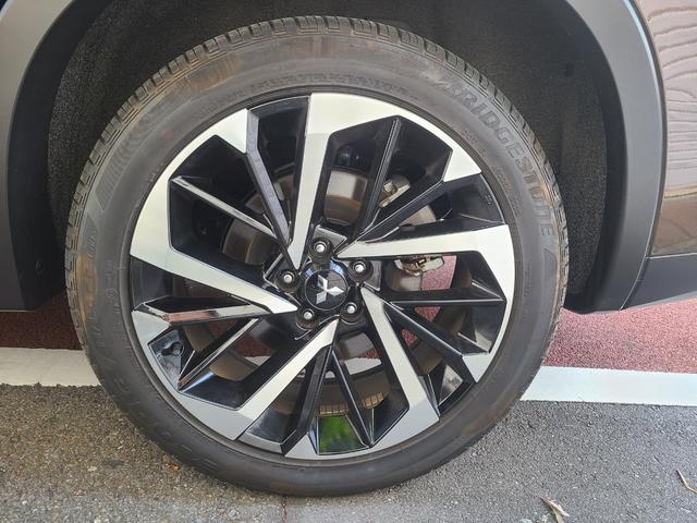 アウトランダーPHEV G 1オーナー P仕様 ホワイトレザーシート ヘッドアップディスプレイ 前後シートヒーター BOSEサウンドシステム ナビTVETC 360度モニター コンソールイルミネーション ステアリングヒーター(40枚目)