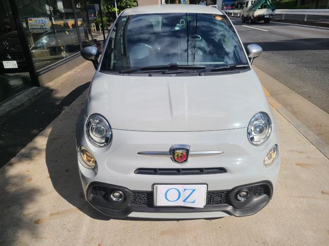 アバルト595 ツーリズモ 認定中古車 黒革シート ナビTVETCバックカメラ サイドバイザー スモークフィルム リヤコーナーセンサー USB 保証書 記録簿 取説(3枚目)