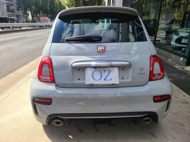 アバルト595 ツーリズモ 認定中古車 黒革シート ナビTVETCバックカメラ サイドバイザー スモークフィルム リヤコーナーセンサー USB 保証書 記録簿 取説(6枚目)