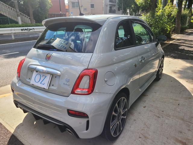 アバルト595 ツーリズモ 認定中古車 黒革シート ナビTVETCバックカメラ サイドバイザー スモークフィルム リヤコーナーセンサー USB 保証書 記録簿 取説(10枚目)