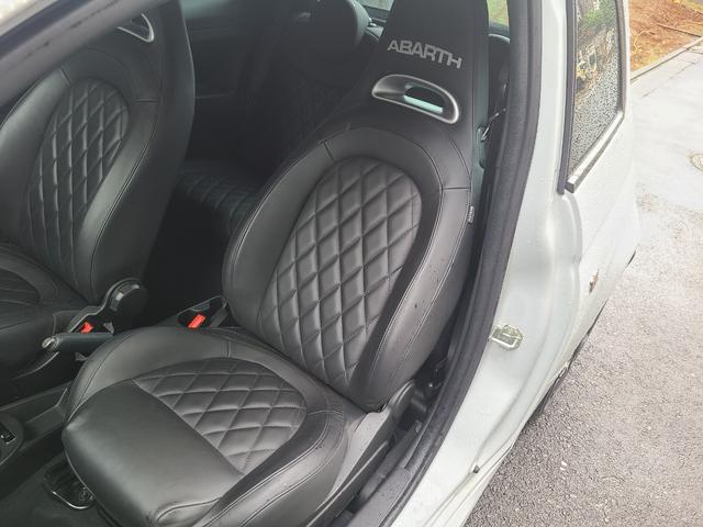 アバルト595 ツーリズモ 認定中古車 黒革シート ナビTVETCバックカメラ サイドバイザー スモークフィルム リヤコーナーセンサー USB 保証書 記録簿 取説(36枚目)