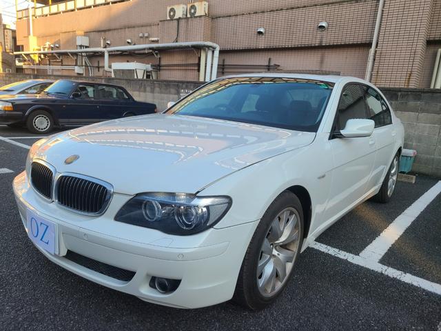 ７シリーズ ７４０ｉ　後期最終モデル　１オーナー　黒革　ＳＲ　前後シートヒーター　純正ナビＥＴＣ　ＣＤ６連奏　ＭＤ　３本スポークステアリング　ガラスコーティング施工車　保証書　記録簿　取説　スペアキー（3枚目）