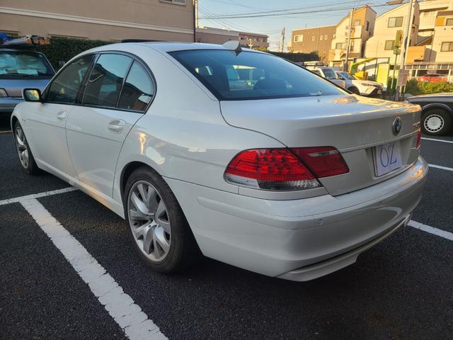 ７シリーズ ７４０ｉ　後期最終モデル　１オーナー　黒革　ＳＲ　前後シートヒーター　純正ナビＥＴＣ　ＣＤ６連奏　ＭＤ　３本スポークステアリング　ガラスコーティング施工車　保証書　記録簿　取説　スペアキー（9枚目）