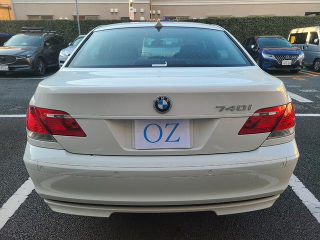 ７シリーズ ７４０ｉ　後期最終モデル　１オーナー　黒革　ＳＲ　前後シートヒーター　純正ナビＥＴＣ　ＣＤ６連奏　ＭＤ　３本スポークステアリング　ガラスコーティング施工車　保証書　記録簿　取説　スペアキー（11枚目）