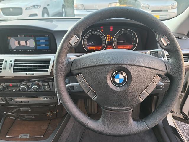 ７シリーズ ７４０ｉ　後期最終モデル　１オーナー　黒革　ＳＲ　前後シートヒーター　純正ナビＥＴＣ　ＣＤ６連奏　ＭＤ　３本スポークステアリング　ガラスコーティング施工車　保証書　記録簿　取説　スペアキー（19枚目）