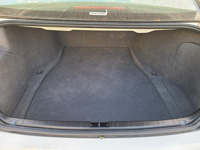 ７シリーズ ７４０ｉ　後期最終モデル　１オーナー　黒革　ＳＲ　前後シートヒーター　純正ナビＥＴＣ　ＣＤ６連奏　ＭＤ　３本スポークステアリング　ガラスコーティング施工車　保証書　記録簿　取説　スペアキー（21枚目）