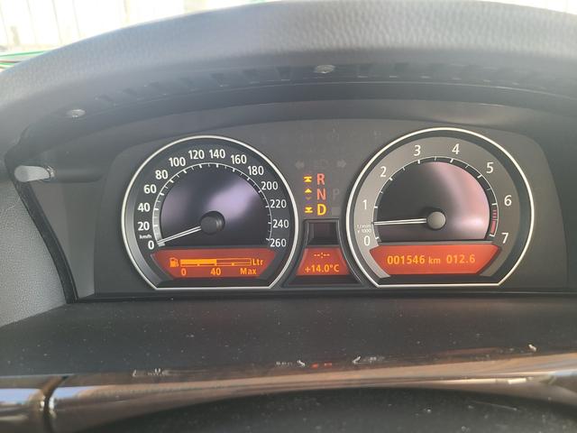 ７シリーズ ７４０ｉ　後期最終モデル　１オーナー　黒革　ＳＲ　前後シートヒーター　純正ナビＥＴＣ　ＣＤ６連奏　ＭＤ　３本スポークステアリング　ガラスコーティング施工車　保証書　記録簿　取説　スペアキー（32枚目）