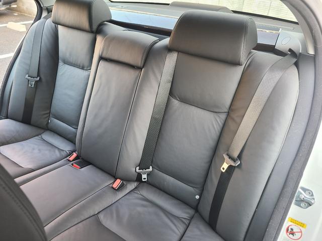 ７シリーズ ７４０ｉ　後期最終モデル　１オーナー　黒革　ＳＲ　前後シートヒーター　純正ナビＥＴＣ　ＣＤ６連奏　ＭＤ　３本スポークステアリング　ガラスコーティング施工車　保証書　記録簿　取説　スペアキー（35枚目）