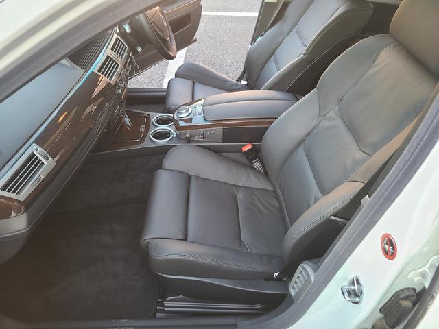 ７シリーズ ７４０ｉ　後期最終モデル　１オーナー　黒革　ＳＲ　前後シートヒーター　純正ナビＥＴＣ　ＣＤ６連奏　ＭＤ　３本スポークステアリング　ガラスコーティング施工車　保証書　記録簿　取説　スペアキー（39枚目）