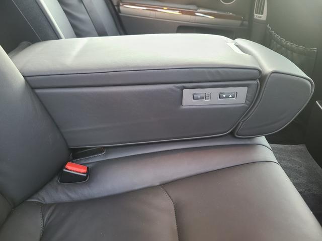 ７シリーズ ７４０ｉ　後期最終モデル　１オーナー　黒革　ＳＲ　前後シートヒーター　純正ナビＥＴＣ　ＣＤ６連奏　ＭＤ　３本スポークステアリング　ガラスコーティング施工車　保証書　記録簿　取説　スペアキー（42枚目）