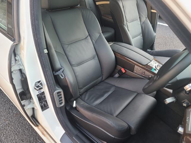 ７シリーズ ７４０ｉ　後期最終モデル　１オーナー　黒革　ＳＲ　前後シートヒーター　純正ナビＥＴＣ　ＣＤ６連奏　ＭＤ　３本スポークステアリング　ガラスコーティング施工車　保証書　記録簿　取説　スペアキー（49枚目）