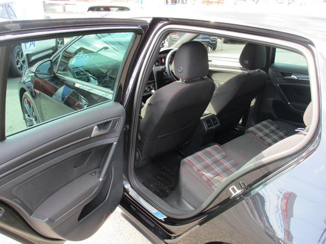 ゴルフＧＴＩ ダイナミック　純正ナビ・ＴＶ・Ｂカメラ　純正ＣＤ／ＤＶＤ／ＢＴ　ＥＴＣ２．０　純正１８ＡＷ　ドラレコ　スマートキープッシュスタート（17枚目）