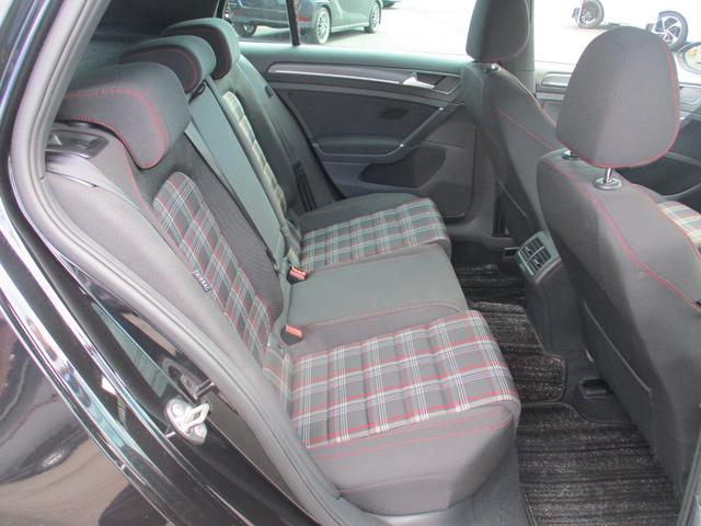ゴルフＧＴＩ ダイナミック　純正ナビ・ＴＶ・Ｂカメラ　純正ＣＤ／ＤＶＤ／ＢＴ　ＥＴＣ２．０　純正１８ＡＷ　ドラレコ　スマートキープッシュスタート（18枚目）