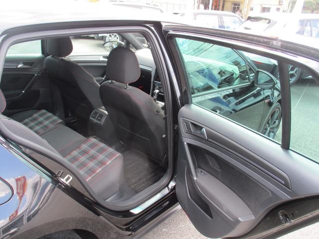 ゴルフＧＴＩ ダイナミック　純正ナビ・ＴＶ・Ｂカメラ　純正ＣＤ／ＤＶＤ／ＢＴ　ＥＴＣ２．０　純正１８ＡＷ　ドラレコ　スマートキープッシュスタート（19枚目）