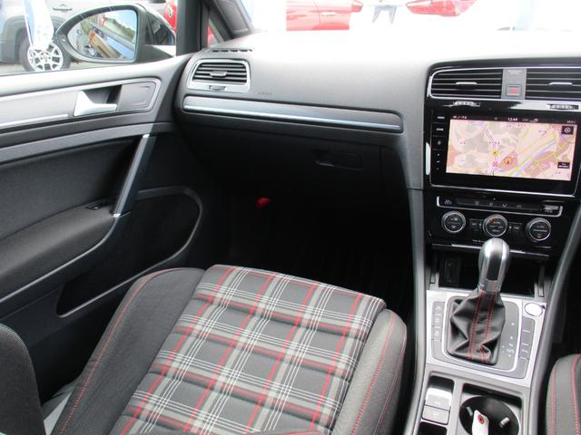 ゴルフＧＴＩ ダイナミック　純正ナビ・ＴＶ・Ｂカメラ　純正ＣＤ／ＤＶＤ／ＢＴ　ＥＴＣ２．０　純正１８ＡＷ　ドラレコ　スマートキープッシュスタート（22枚目）