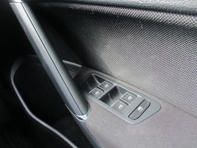 ゴルフＧＴＩ ダイナミック　純正ナビ・ＴＶ・Ｂカメラ　純正ＣＤ／ＤＶＤ／ＢＴ　ＥＴＣ２．０　純正１８ＡＷ　ドラレコ　スマートキープッシュスタート（38枚目）