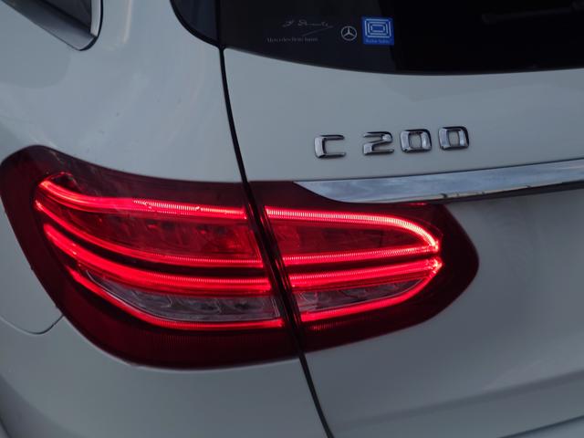 Ｃクラスステーションワゴン Ｃ２００ステーションワゴン　アバンギャルド　Ｃ２００ステーションワゴン　アバンギャルド（５名）　レーダーセーフティ　純正ナビＴＶ　ＥＴＣ２．０　キーレスゴー　パークトロニック　ハーフレーザーシート　シートヒーター　ディーラー記録簿（8枚目）