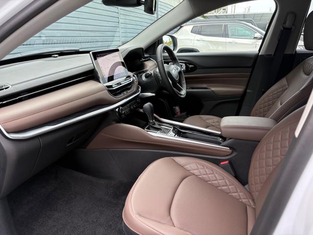 ジープ・コマンダー リミテッド Applecarplay・Androidauto対応10.1インチUコネクト 純正メモリーナビ ETC デュアルペインパノラミックサンルーフ 7人乗り2.0Lディーゼルターボエンジン レザーシート(15枚目)