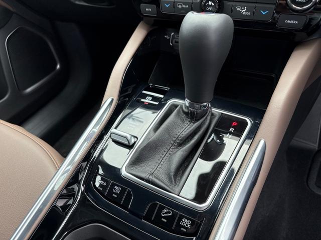 ジープ・コマンダー リミテッド Applecarplay・Androidauto対応10.1インチUコネクト 純正メモリーナビ ETC デュアルペインパノラミックサンルーフ 7人乗り2.0Lディーゼルターボエンジン レザーシート(25枚目)