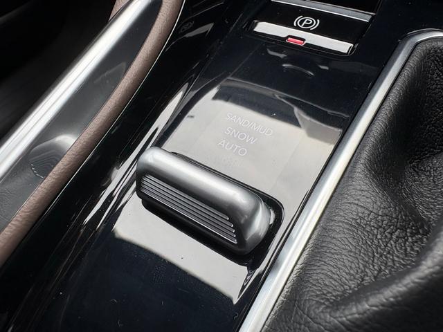 ジープ・コマンダー リミテッド Applecarplay・Androidauto対応10.1インチUコネクト 純正メモリーナビ ETC デュアルペインパノラミックサンルーフ 7人乗り2.0Lディーゼルターボエンジン レザーシート(26枚目)