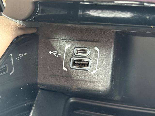 ジープ・コマンダー リミテッド Applecarplay・Androidauto対応10.1インチUコネクト 純正メモリーナビ ETC デュアルペインパノラミックサンルーフ 7人乗り2.0Lディーゼルターボエンジン レザーシート(31枚目)