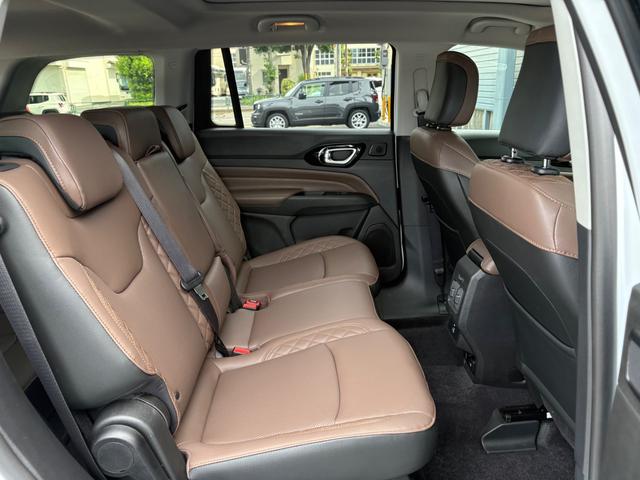 ジープ・コマンダー リミテッド Applecarplay・Androidauto対応10.1インチUコネクト 純正メモリーナビ ETC デュアルペインパノラミックサンルーフ 7人乗り2.0Lディーゼルターボエンジン レザーシート(39枚目)