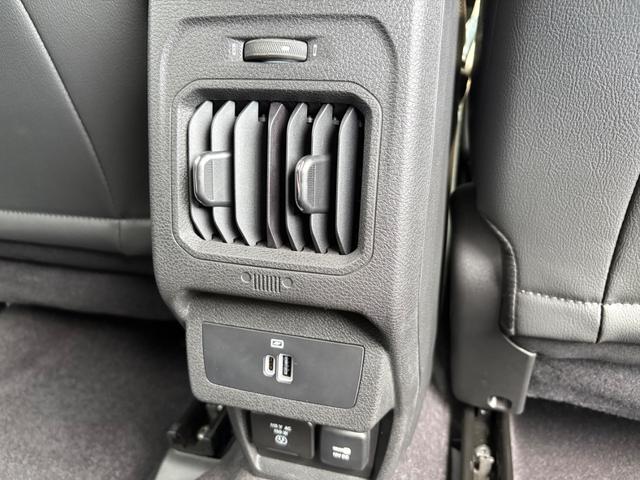 ジープ・コマンダー リミテッド Applecarplay・Androidauto対応10.1インチUコネクト 純正メモリーナビ ETC デュアルペインパノラミックサンルーフ 7人乗り2.0Lディーゼルターボエンジン レザーシート(41枚目)