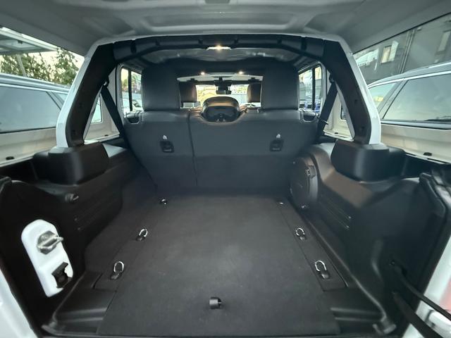 ジープ・ラングラーアンリミテッド サハラ ブラックカスタム レザーシート 登録済未使用車 シートヒーター パワーシート アダプティブクルーズコントロール ブラインドスポットモニター アップルカープレイアンドロイドオート対応(28枚目)