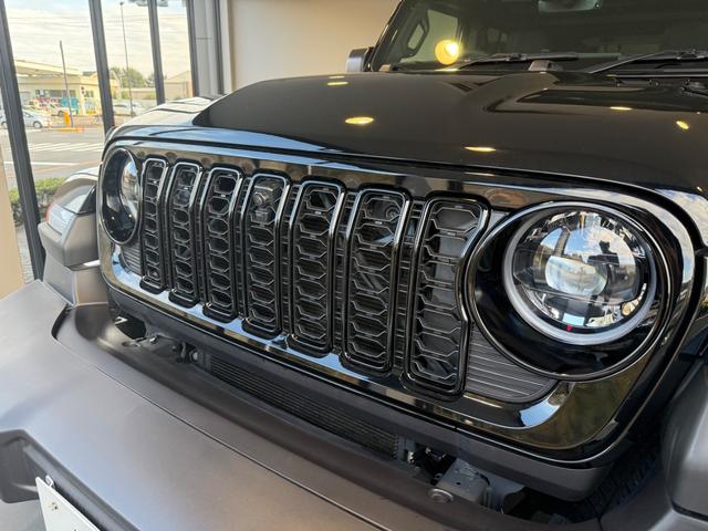 ジープ・ラングラーアンリミテッド サハラ パワーサイドステップ ブラックスタイルカスタム carplay・Androidauto対応12.1Uコネクト Bluetoothオーディオ アダプティブクルーズコントロール ブラインドスポットモニター 衝突軽減ブレーキ(10枚目)