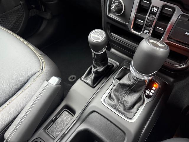 ジープ・ラングラーアンリミテッド サハラ パワーサイドステップ ブラックスタイルカスタム carplay・Androidauto対応12.1Uコネクト Bluetoothオーディオ アダプティブクルーズコントロール ブラインドスポットモニター 衝突軽減ブレーキ(20枚目)