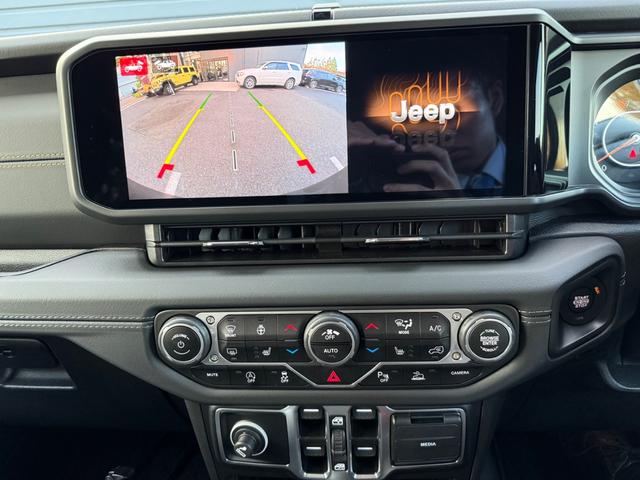 ジープ・ラングラーアンリミテッド サハラ　認定中古車　弊社管理車両　新車保証継承　レザーシート　シートヒーター　ステアリングヒーター　アップルカープレイアンドロイドオート対応　アダプティブクルーズコントロール　ブラインドスポットモニター（22枚目）