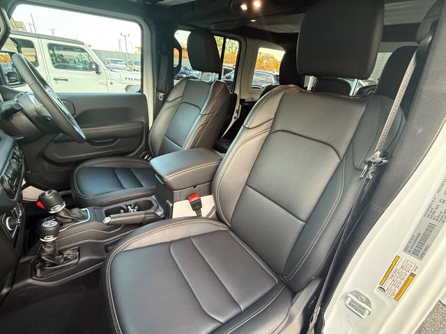 ジープ・ラングラーアンリミテッド サハラ　認定中古車　弊社管理車両　新車保証継承　レザーシート　シートヒーター　ステアリングヒーター　アップルカープレイアンドロイドオート対応　アダプティブクルーズコントロール　ブラインドスポットモニター（27枚目）