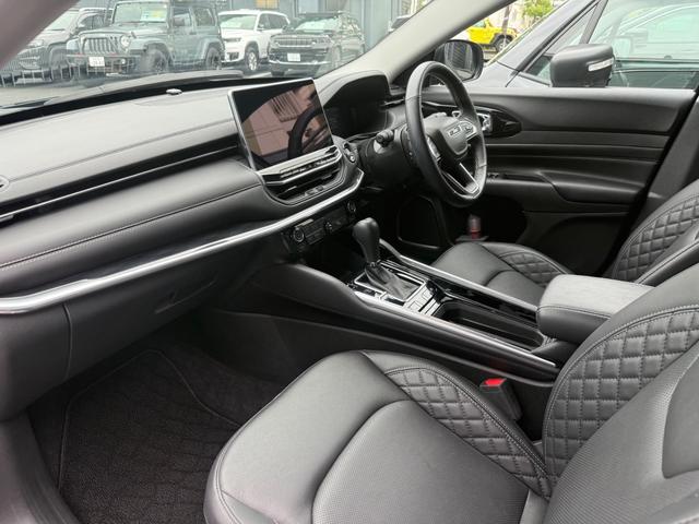 ジープ・コマンダー リミテッド　弊社管理車両　新車保証継承　レザーシート　アップルカープレイアンドロイドオート対応　衝突被害軽減ブレーキ　レーンキープアシスト　ブラインドスポットモニター　シートヒーター　ステアリングヒーター（23枚目）