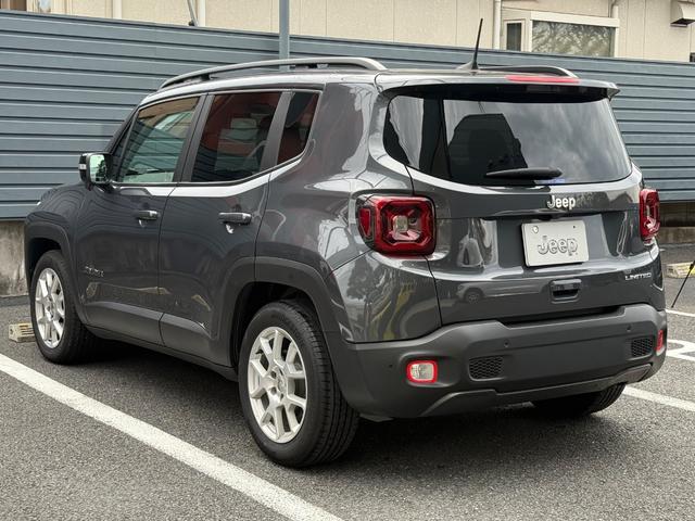 ジープ・レネゲード リミテッド 認定中古車 弊社管理車両 元試乗車 レザーシート シートヒーター ステアリングヒーター アップルカープレイアンドロイドオート対応 レーンキープアシスト アダプティブクルーズコントロール(8枚目)
