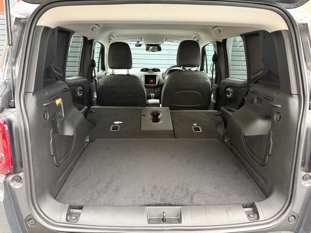 ジープ・レネゲード リミテッド 認定中古車 弊社管理車両 元試乗車 レザーシート シートヒーター ステアリングヒーター アップルカープレイアンドロイドオート対応 レーンキープアシスト アダプティブクルーズコントロール(12枚目)