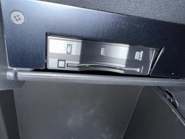 ジープ・レネゲード リミテッド 認定中古車 弊社管理車両 元試乗車 レザーシート シートヒーター ステアリングヒーター アップルカープレイアンドロイドオート対応 レーンキープアシスト アダプティブクルーズコントロール(26枚目)