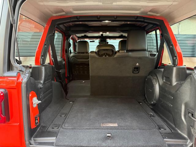 ジープ・ラングラーアンリミテッド ルビコン 認定中古車 18ヶ月保証付 アップルカープレイアンドロイドオート対応 レザーシート アダプティブクルーズコントロール ブラインドスポットモニター バックカメラ サイドカメラ フロントカメラ ETC(14枚目)