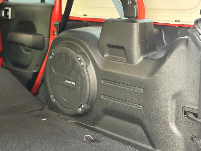 ジープ・ラングラーアンリミテッド ルビコン 認定中古車 18ヶ月保証付 アップルカープレイアンドロイドオート対応 レザーシート アダプティブクルーズコントロール ブラインドスポットモニター バックカメラ サイドカメラ フロントカメラ ETC(16枚目)