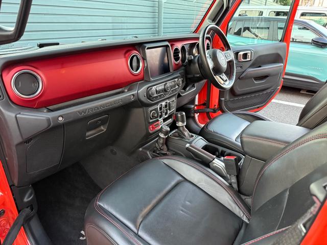 ジープ・ラングラーアンリミテッド ルビコン 認定中古車 18ヶ月保証付 アップルカープレイアンドロイドオート対応 レザーシート アダプティブクルーズコントロール ブラインドスポットモニター バックカメラ サイドカメラ フロントカメラ ETC(21枚目)