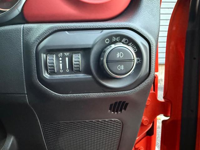 ジープ・ラングラーアンリミテッド ルビコン 認定中古車 18ヶ月保証付 アップルカープレイアンドロイドオート対応 レザーシート アダプティブクルーズコントロール ブラインドスポットモニター バックカメラ サイドカメラ フロントカメラ ETC(27枚目)