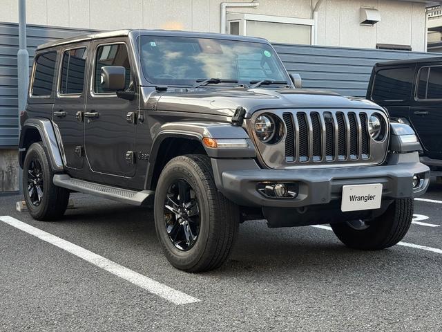 ジープ・ラングラーアンリミテッド アルティテュード ワンオーナー認定中古車 レザーシート シートヒーター ステアリングヒーター LEDライト アップルカープレイアンドロイドオート対応 アダプティブクルーズコントロール搭載 フルセグチューナー付き(4枚目)