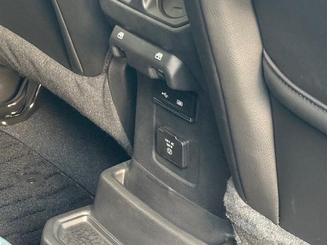 ジープ・ラングラーアンリミテッド アルティテュード ワンオーナー認定中古車 レザーシート シートヒーター ステアリングヒーター LEDライト アップルカープレイアンドロイドオート対応 アダプティブクルーズコントロール搭載 フルセグチューナー付き(16枚目)